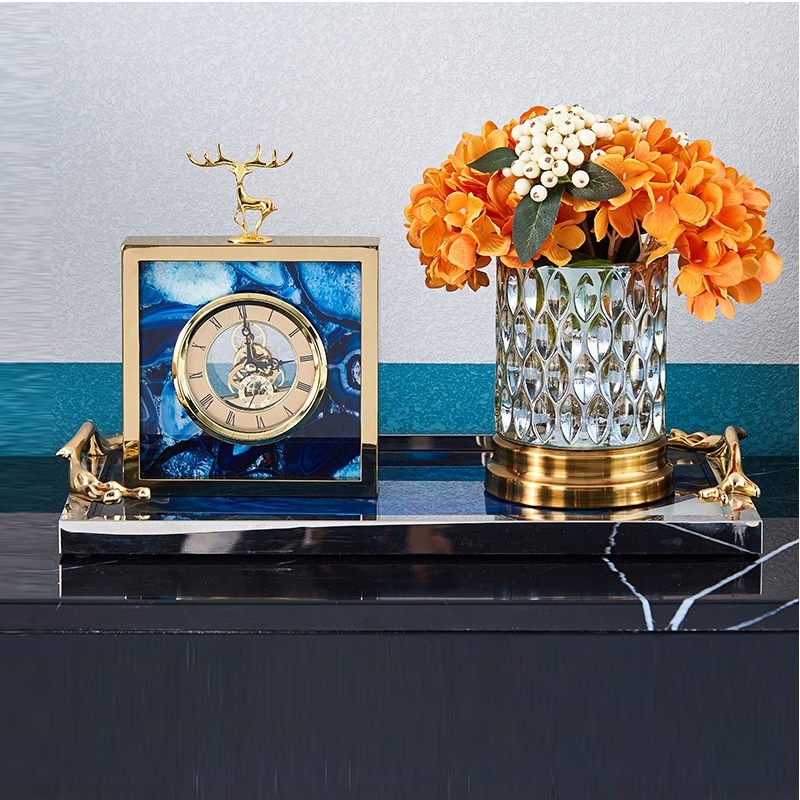 dong-ho-de-ban-hien-dai 5 Đồng hồ để bàn trang trí phòng khách