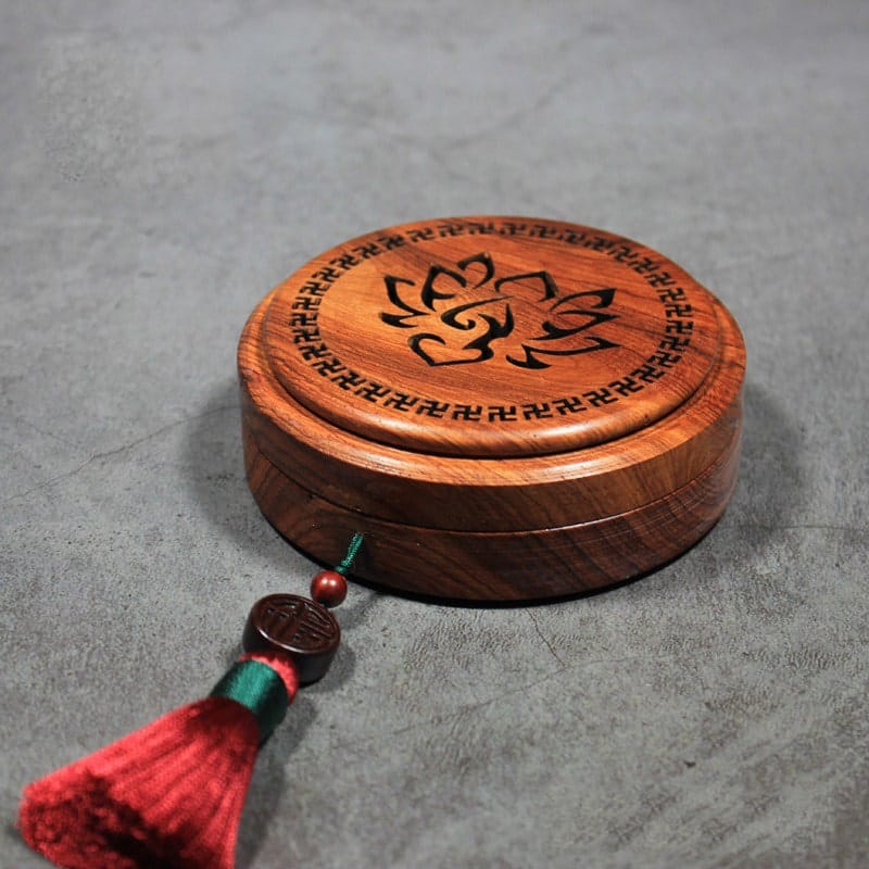 Hộp nước hoa oto phong cách truyền thống