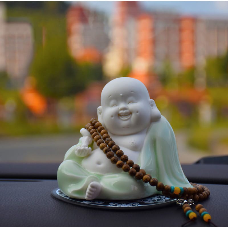 Tượng phật di lặc để xe ô tô dễ thương