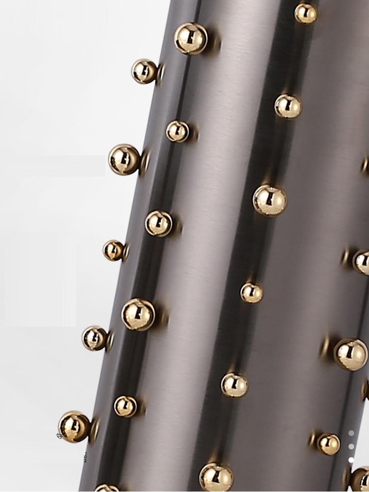 lo-cam-hoa-kim-loai 5 Lọ cắm hoa sang trọng