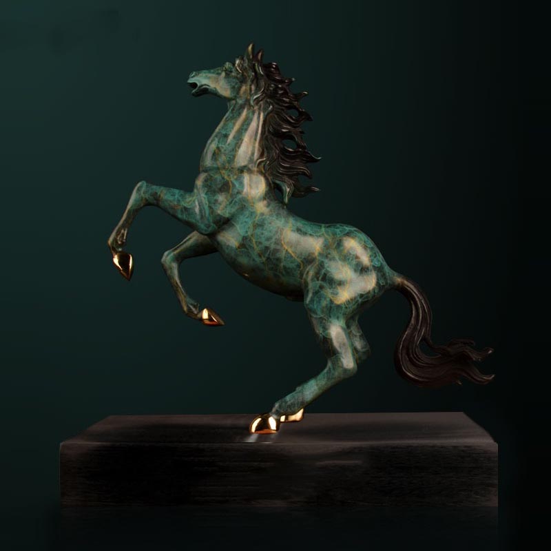 tuog con ngua phong thuy 5 Tượng con ngựa trang trí kệ tủ cao cấp