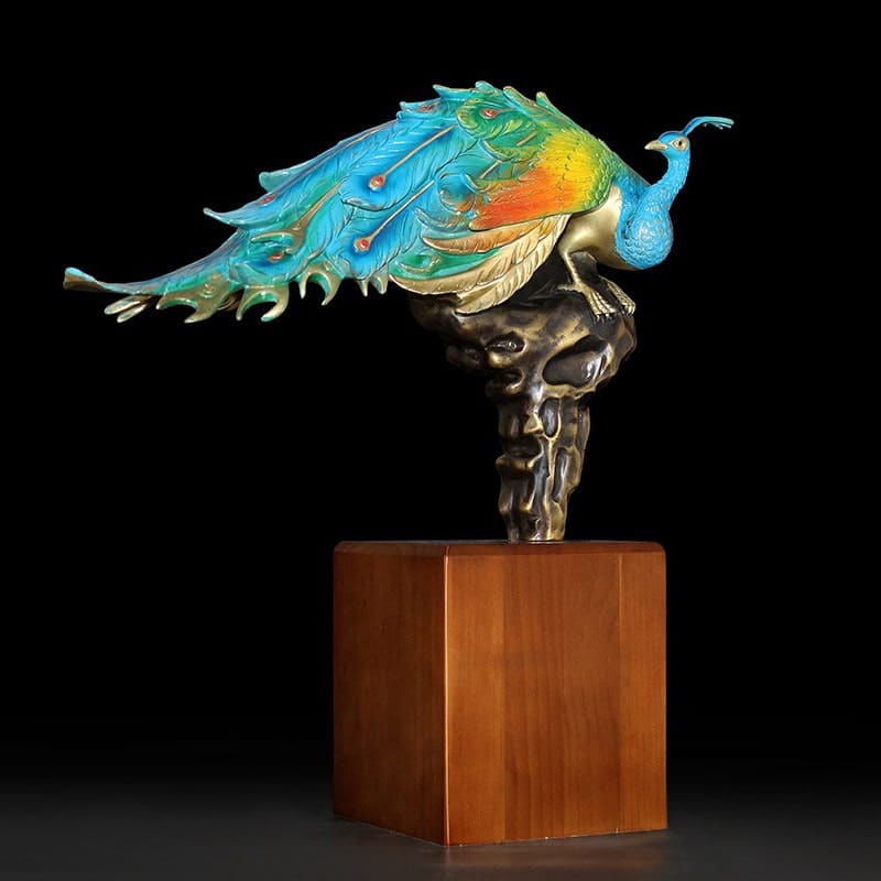 Tượng chim công phong thủy