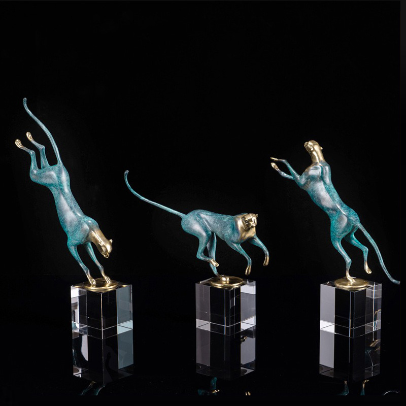 tuong-con-bao-de-ban 2 Tượng con báo để bàn nghệ thuật