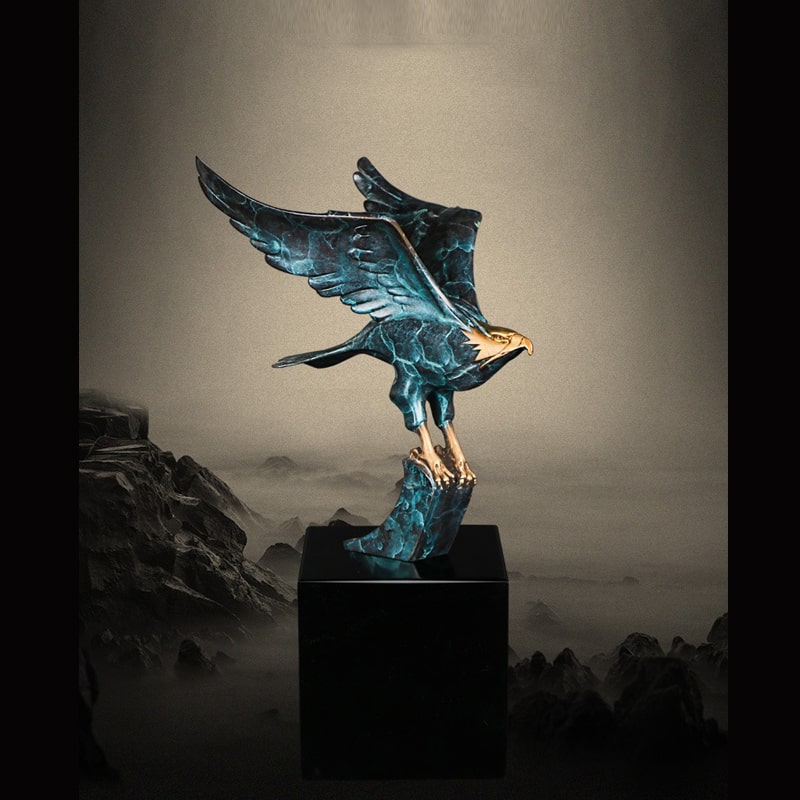 tuong-dai-bang-de-ban (1) Tượng đại bàng bằng đồng uy phong