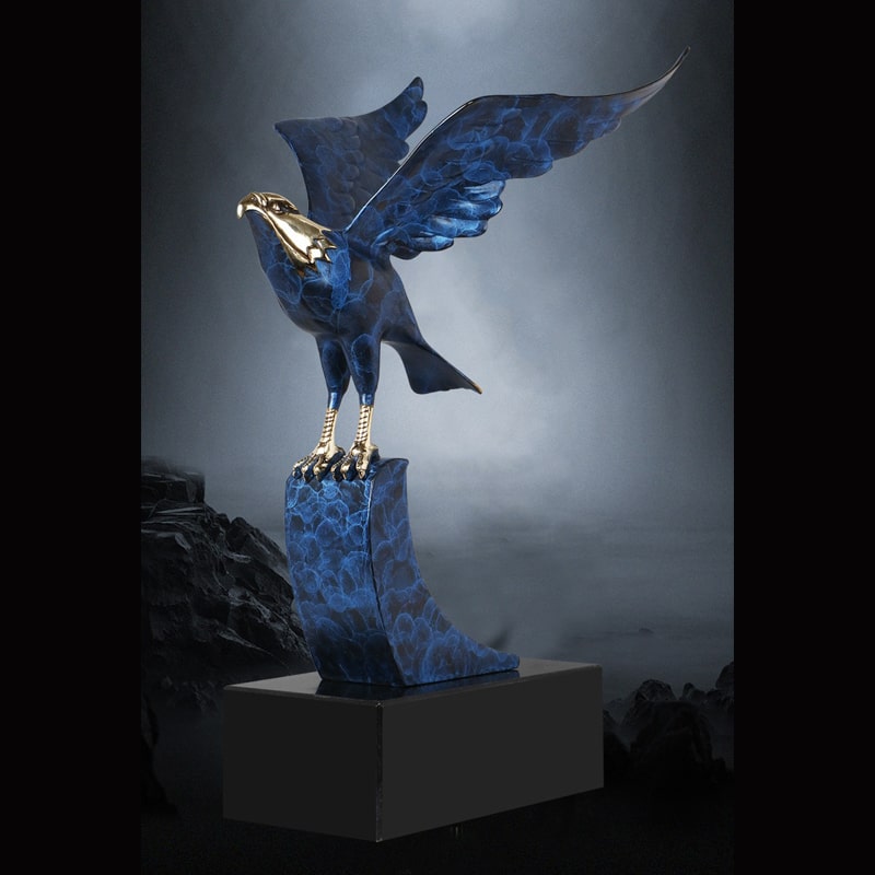 tuong-dai-bang-de-ban (6) Tượng đại bàng bằng đồng uy phong