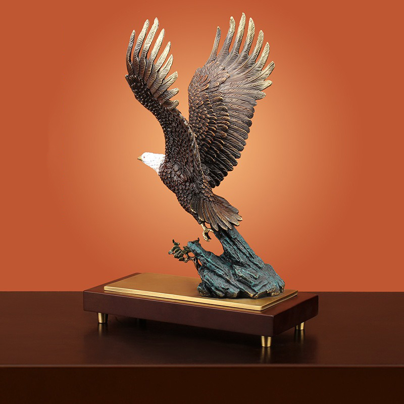 tuong-dai-bang-tung-canh 3 Tượng đại bàng tung cách mang lại may mắn