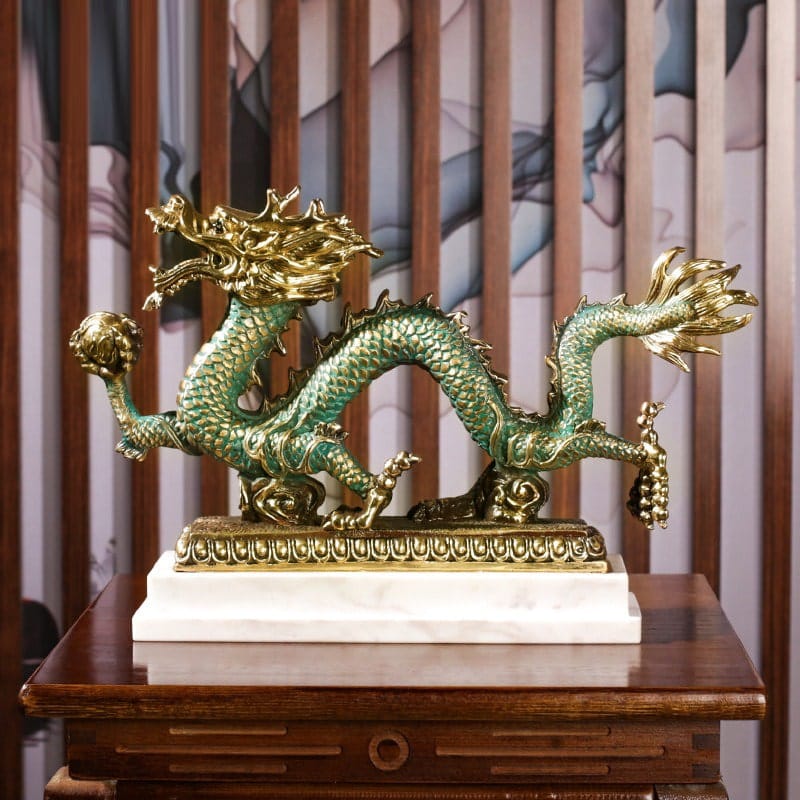 Tượng rồng may mắn trang trí phòng khách