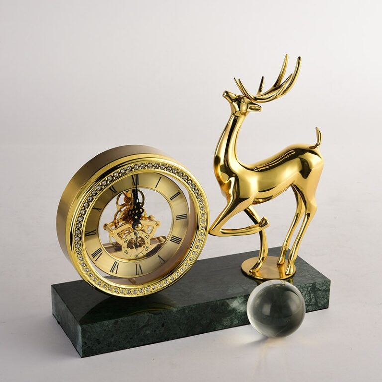 dong-ho-huou-de-ban-3 Đồng hồ hươu để bàn bằng đồng