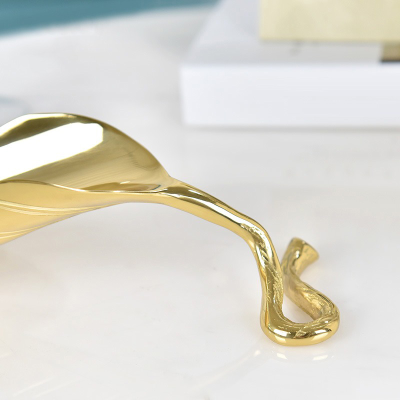 gia-ruou-vang-hinh-chiec-la 2 Giá rượu vang hình chiếc lá nghệ thuật