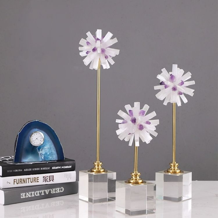 qua-cau-gan-da-pha-le 1 Quả cầu gắn đá pha lê tự nhiên