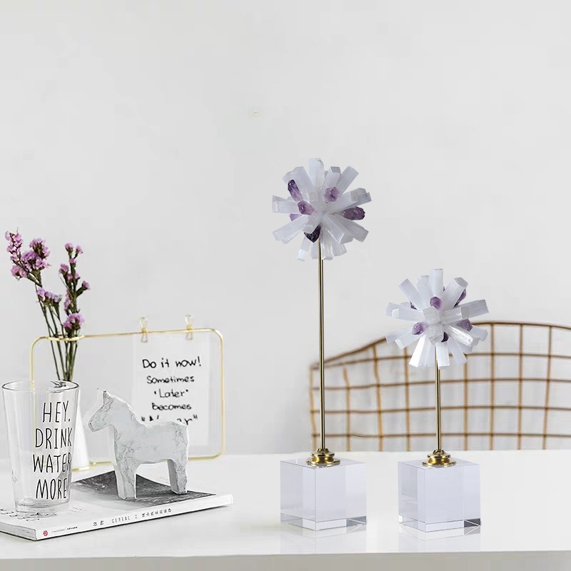 qua-cau-gan-da-pha-le 4 Quả cầu gắn đá pha lê tự nhiên