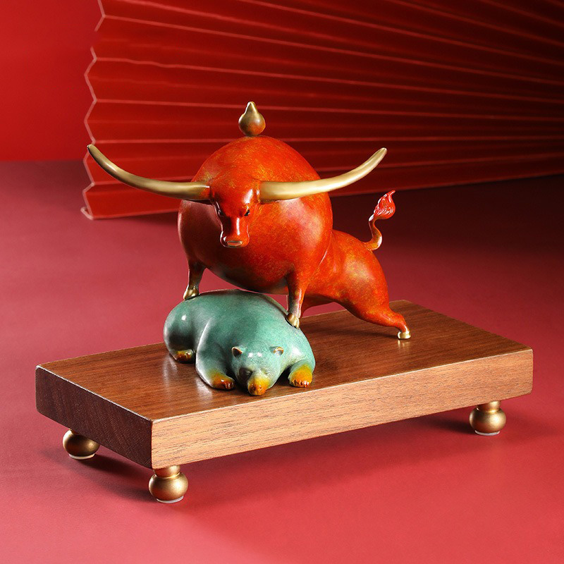 Tượng bò tót sừng dài trang trí sang trọng