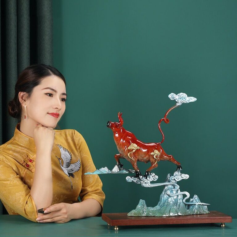 tuong-bo-tot-cuoi-may-2 Tượng bò tót cưỡi mây