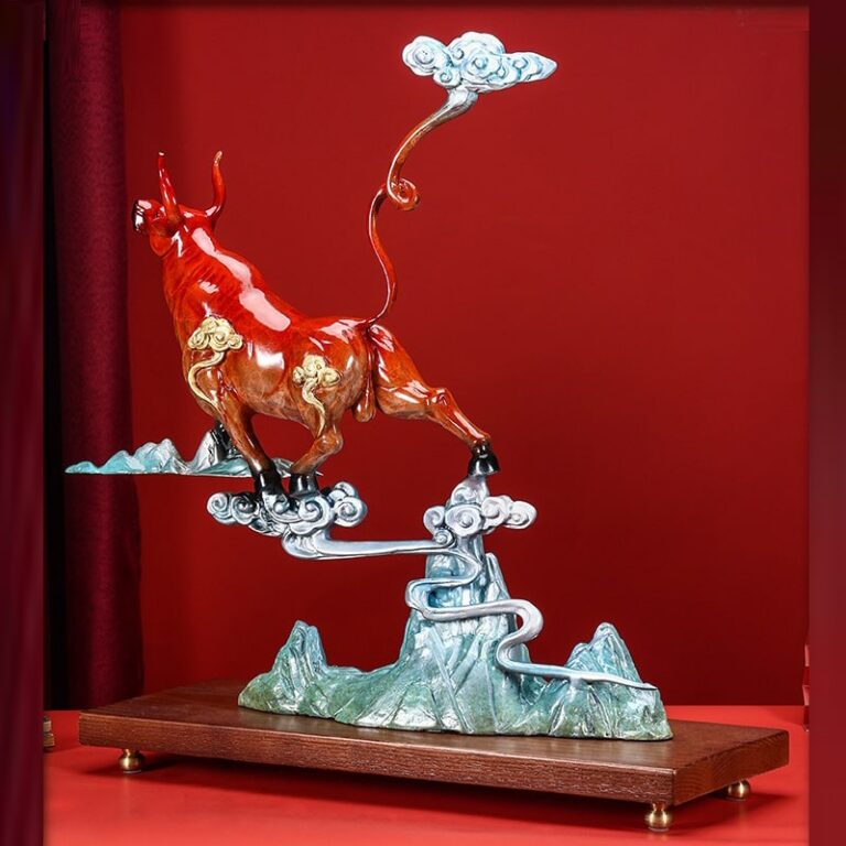 tuong-bo-tot-cuoi-may-3 Tượng bò tót cưỡi mây