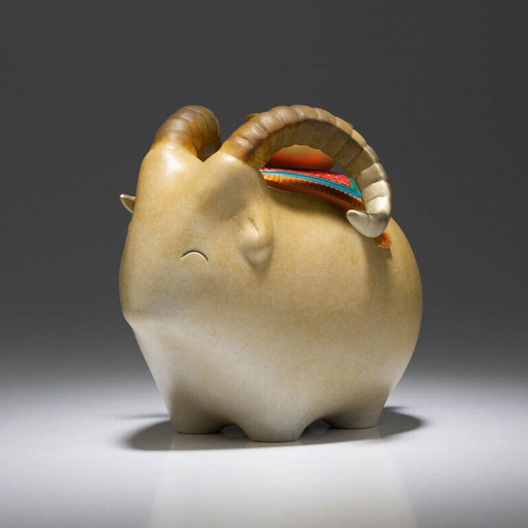 Tượng dê cõng vàng tài lộc để bàn bằng đồng Tượng dê cõng vàng tài lộc để bàn bằng đồng