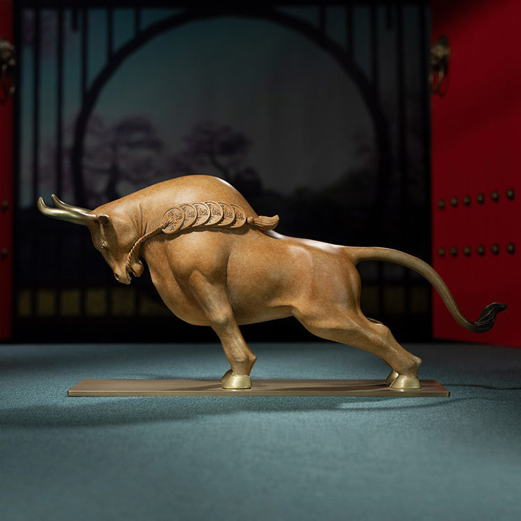 Tượng bò tót ngậm tiền vàng phong thủy Tượng bò tót ngậm tiền vàng phong thủy