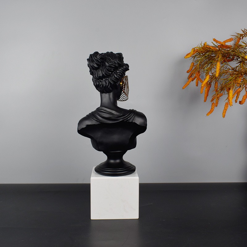 tuong co gai 2 Tượng cô gái phong cách tân cổ điển trang trí