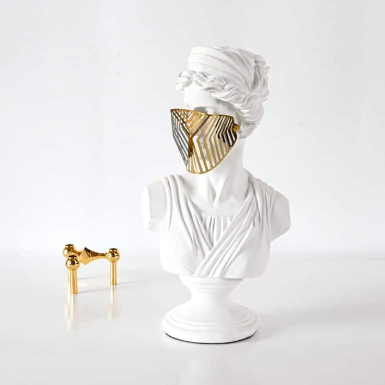 tuong-co-gai-deo-mat-na-1