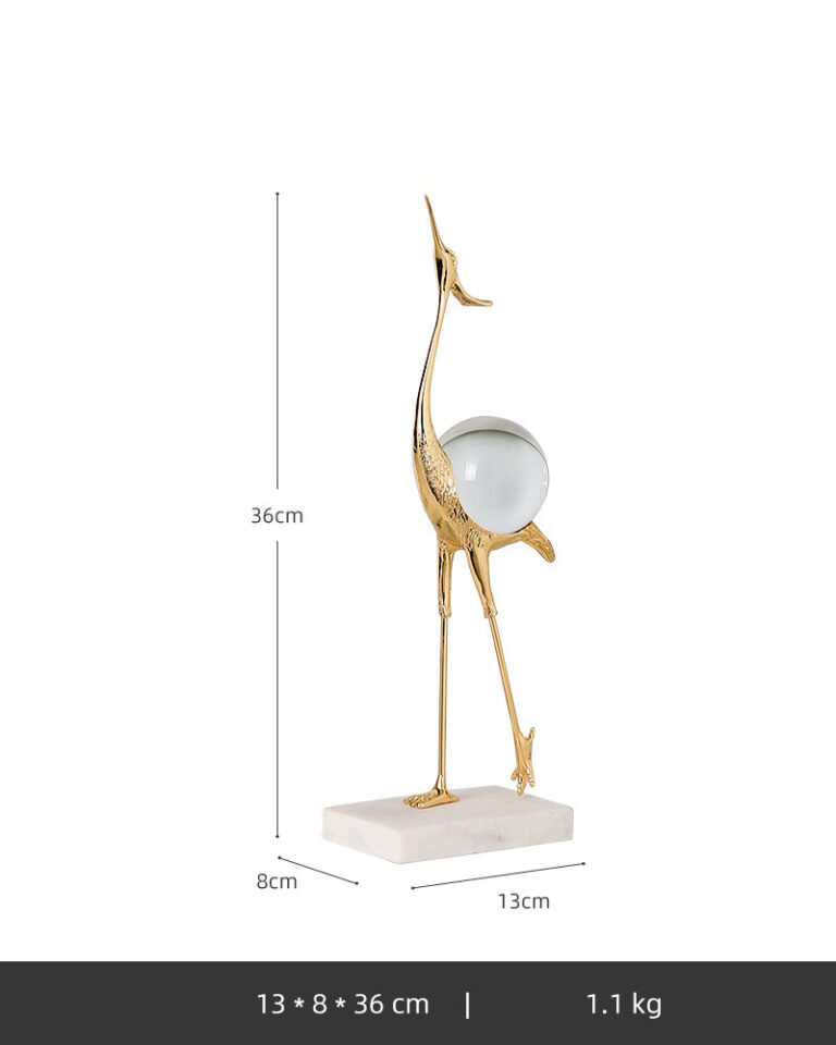 tuong-con-hac Chim hạc quả cầu pha lê sang trọng