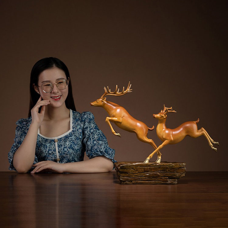 Tượng đôi hươu chạy phong thủy