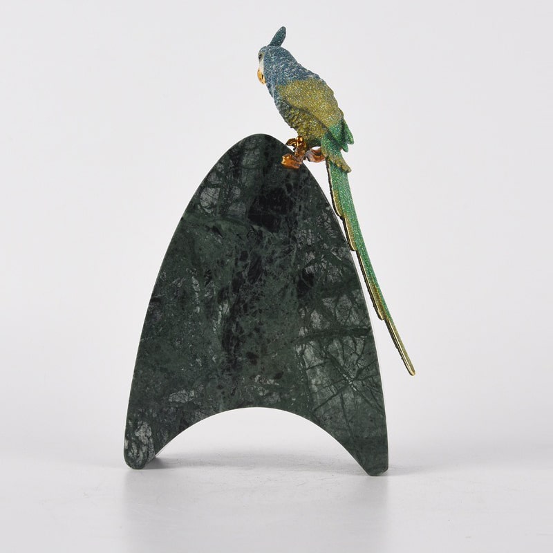 dong-ho-da-cam-thach-de-ban-5