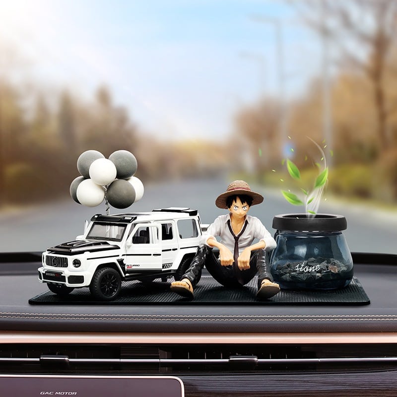 Bộ mô hình Luffy và siêu xe để taplo CD652