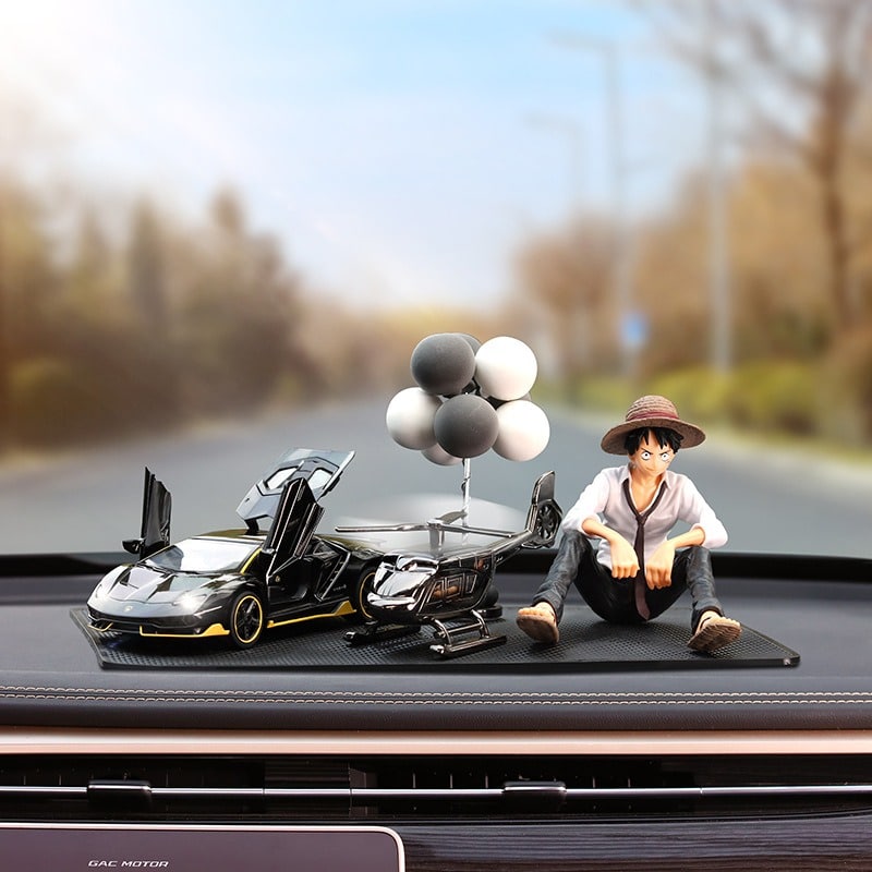 mo-hinh-luffy-de-taplo (6) Bộ mô hình Luffy và siêu xe để taplo CD652