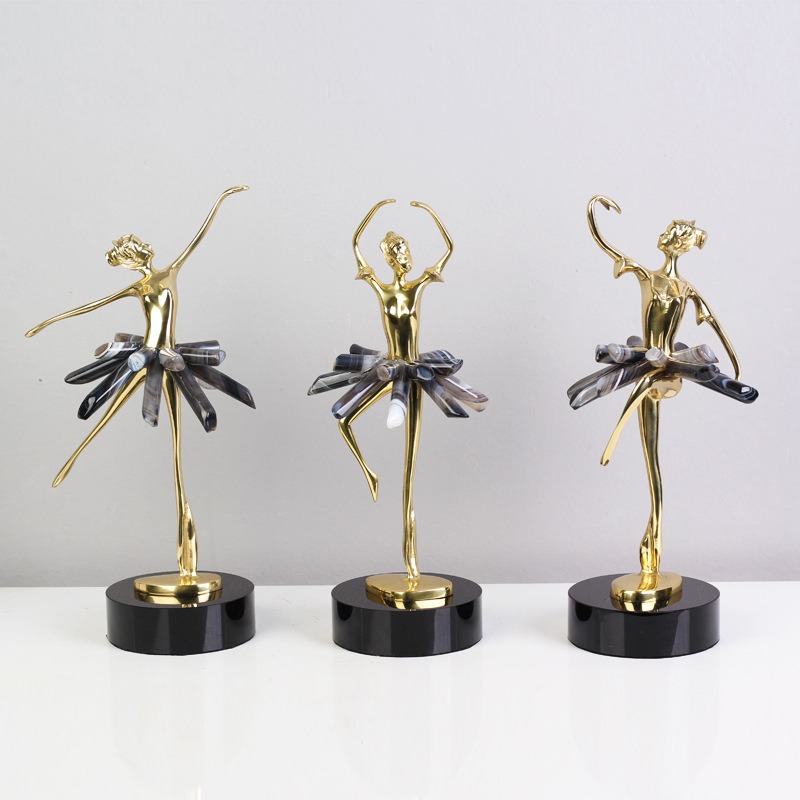 tuong nu dien vien ballet 5 Nghệ sĩ múa ballet trang trí kệ tivi CD158