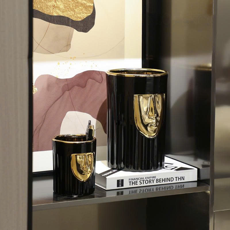 Bình Gốm Diện Mạo Bí Ẩn