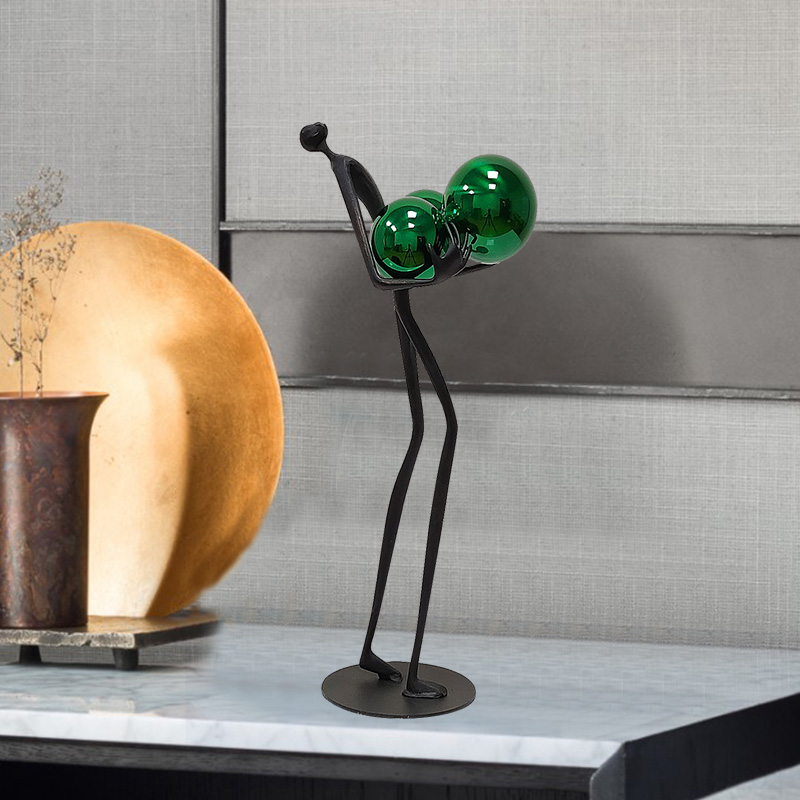 O1CN01YBnex62GWaSaRf8e7_2868499023 Tượng Ôm Quả Cầu Ánh Sáng Hiện Đại