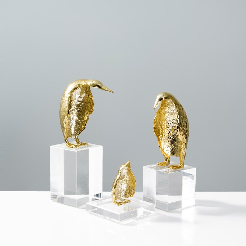 bo-tuong-chim-canh-cut-vang-3 Bộ Tượng Chim Cánh Cụt Vàng Trang Trí Độc Đáo