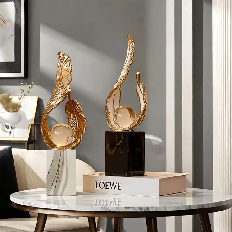 Cánh Lông Vũ Hoàng Kim Tinh Tế