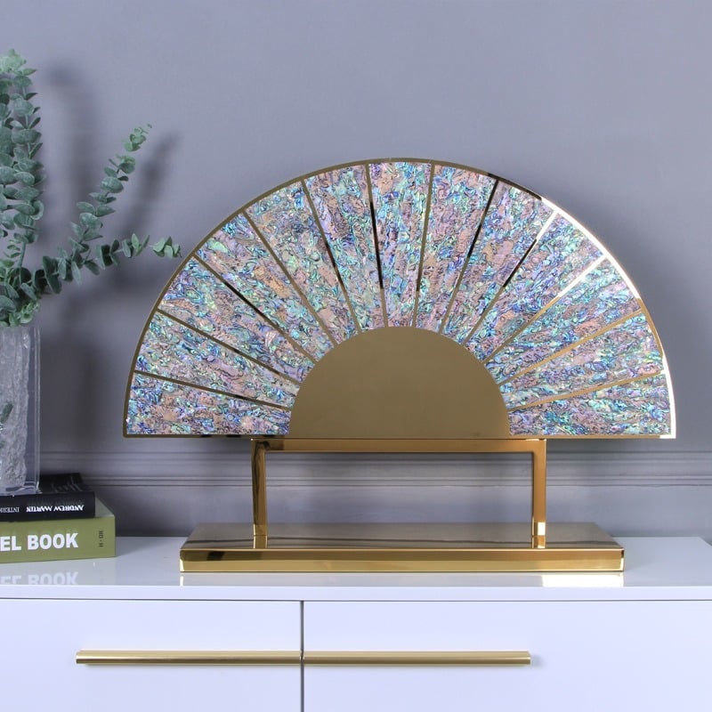 Tượng Quạt Vàng Phong Thủy