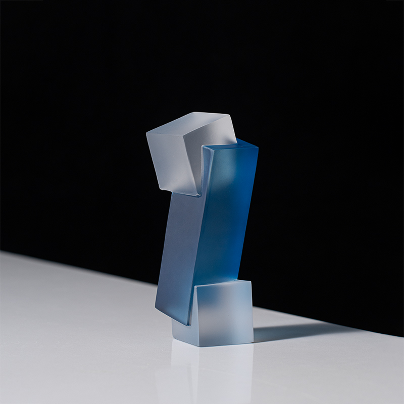 mo-hinh-nghe-thuat-hinh-khoi-pha-le-xanh-3 Mô Hình Pha Lê Xanh Hình Khối Độc Đáo