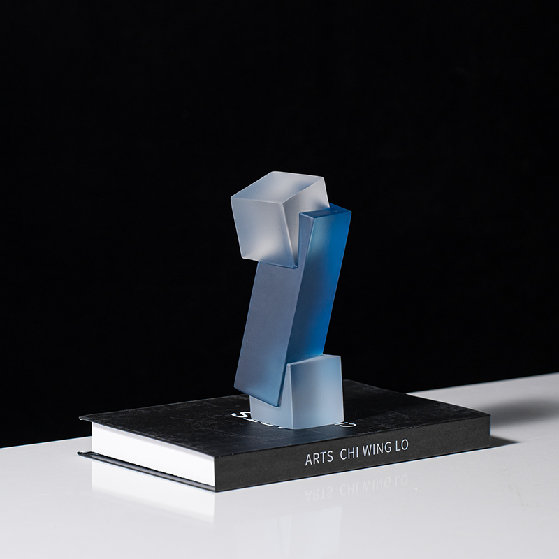 mo-hinh-nghe-thuat-hinh-khoi-pha-le-xanh-4 Mô Hình Pha Lê Xanh Hình Khối Độc Đáo