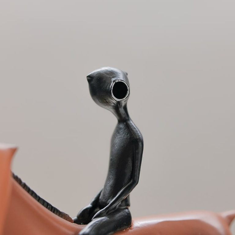 mo-hinh-nguoi-lu-hanh-tren-lung-ngua-3-768x768-1 Tượng Người Lữ Hành Phong Cách Tối Giản