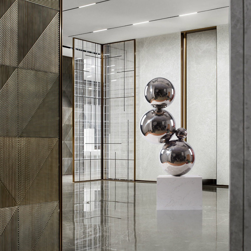 Tượng Cân Bằng Quả Cầu Inox Nghệ Thuật