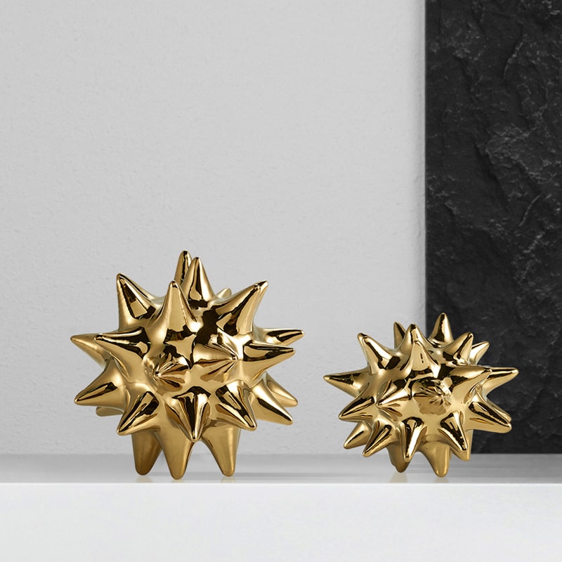 Tượng Quả Cầu Gai Mạ Vàng Tinh Tế