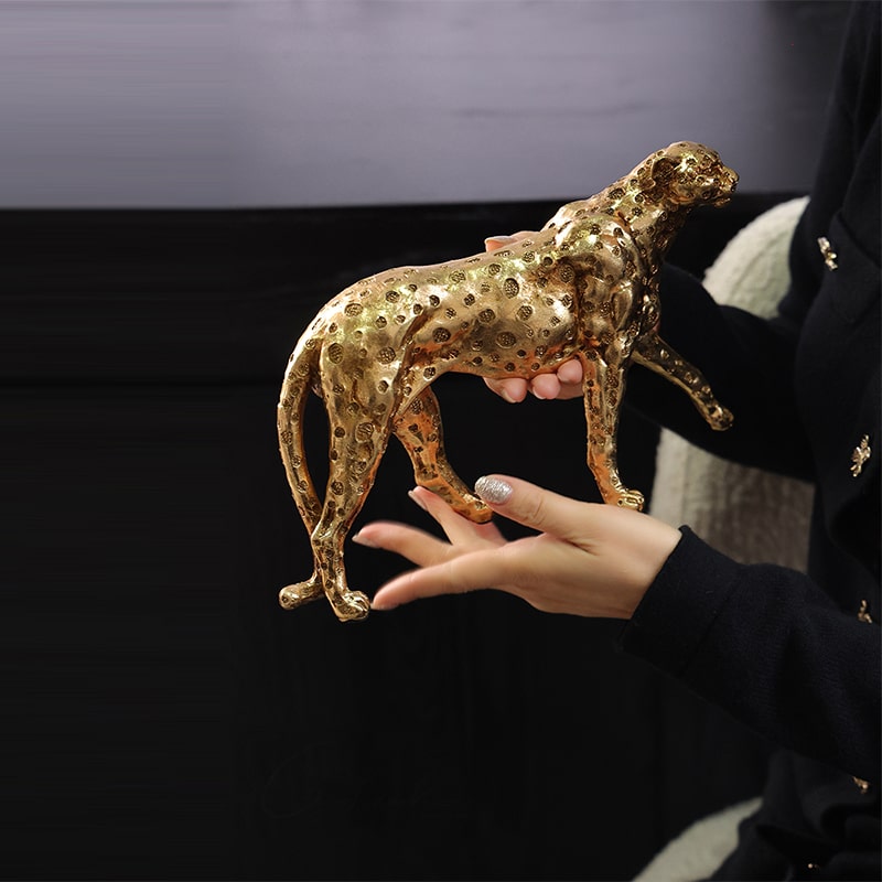 tuong-bao-hoang-kim-1 Tượng Báo Vàng Kiểu Dáng Thanh Lịch