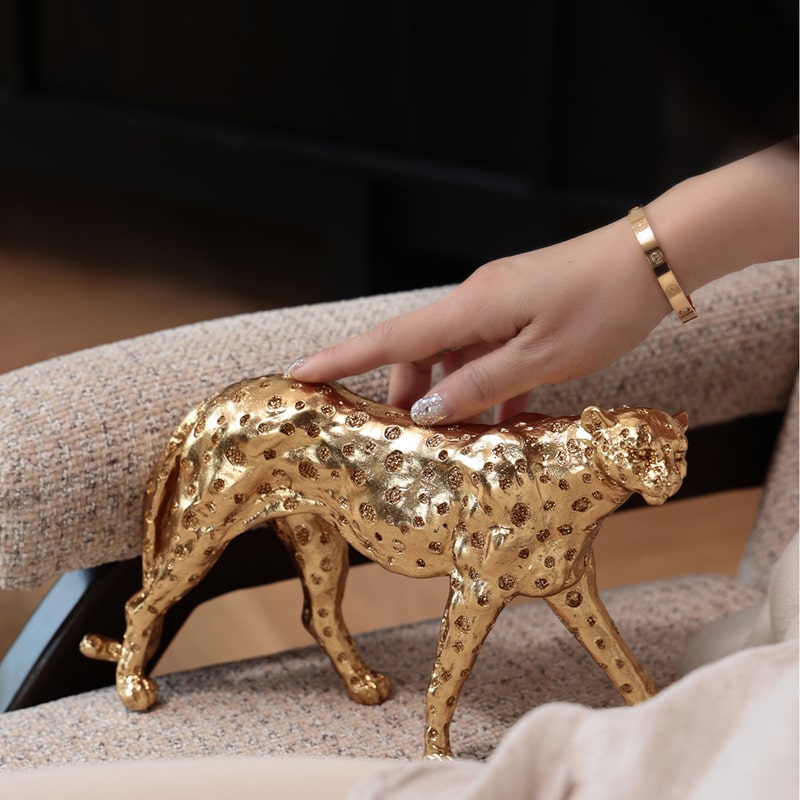 tuong-bao-hoang-kim-3 Tượng Báo Vàng Kiểu Dáng Thanh Lịch