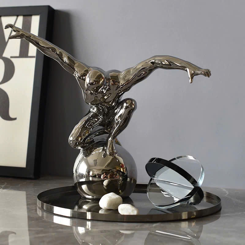 Tượng Chiến Binh Trên Đỉnh Thế Giới