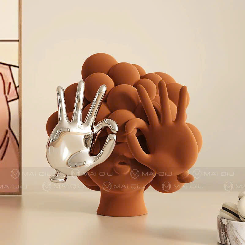 tuong-co-gai-vuon-tay-nghe-thuat-7 Tượng Cô Gái Vươn Tay Nghệ Thuật