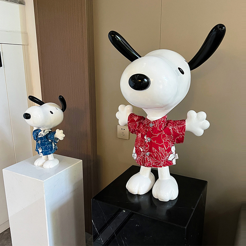 Tượng Chú Chó Vui Vẻ Snoopy Áo Sắc Màu