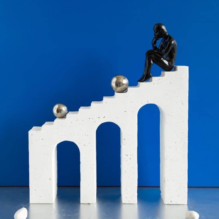 tuong-nghe-thuat-cau-thang-tam-tu-4-768x768-1 Tượng Nghệ Thuật Tư Duy Trên Bậc Thang