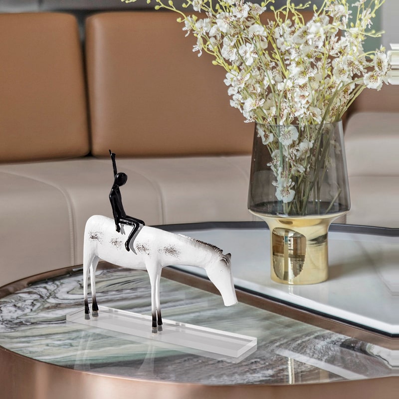 Tượng Nghệ Thuật Cưỡi Ngựa Phóng Khoáng