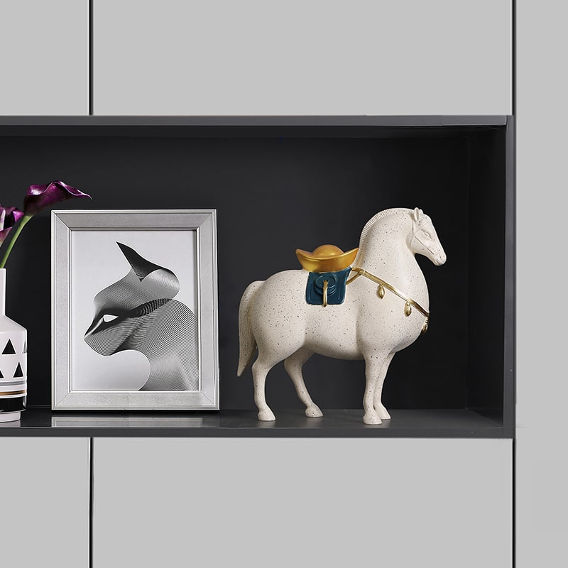 tuong-ngua-cho-kim-nguyen-bao-3 Tượng Ngựa Phong Thủy Kim Nguyên Bảo