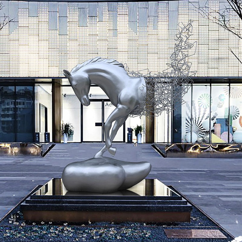 tuong-ngua-dieu-khac-nghe-thuat-1 Tinh Thần Mãnh Mã – Tượng Ngựa Trừu Tượng