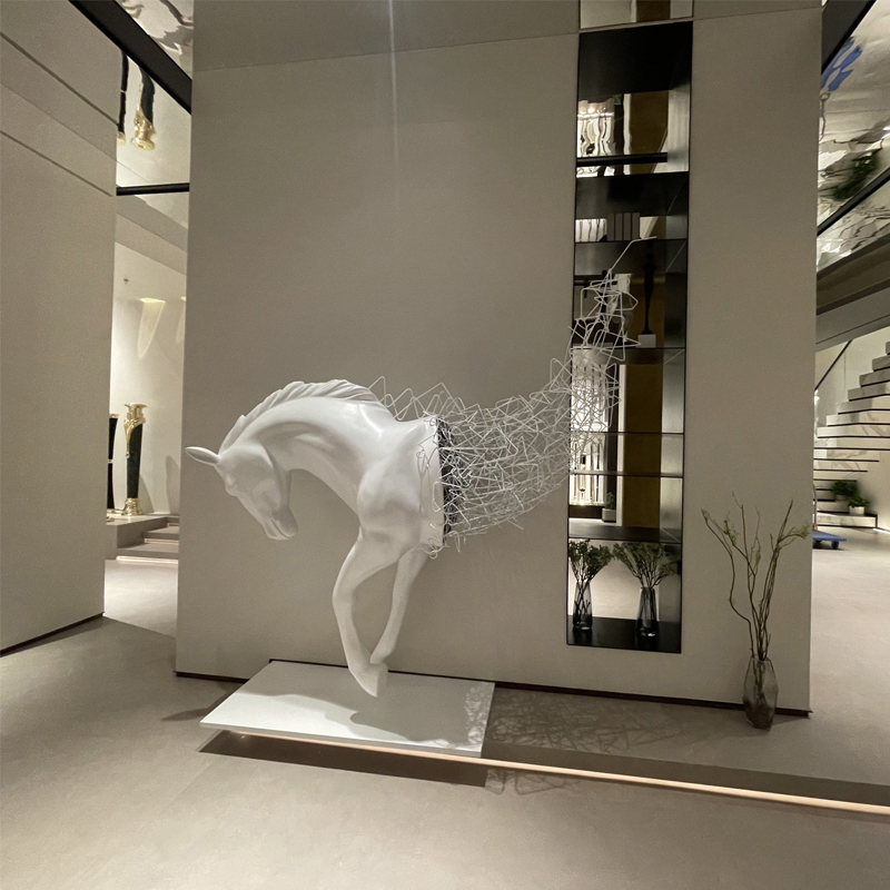 tuong-ngua-dieu-khac-nghe-thuat-3 Tinh Thần Mãnh Mã – Tượng Ngựa Trừu Tượng