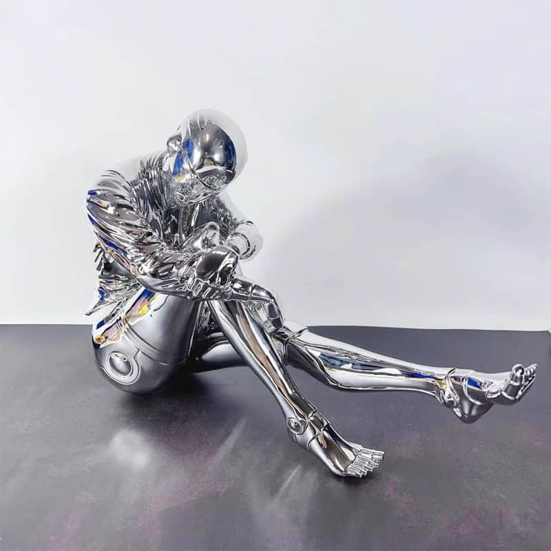 tuong-nguoi-may-tram-tu-2 (1) Tượng Người Máy Trầm Mặc