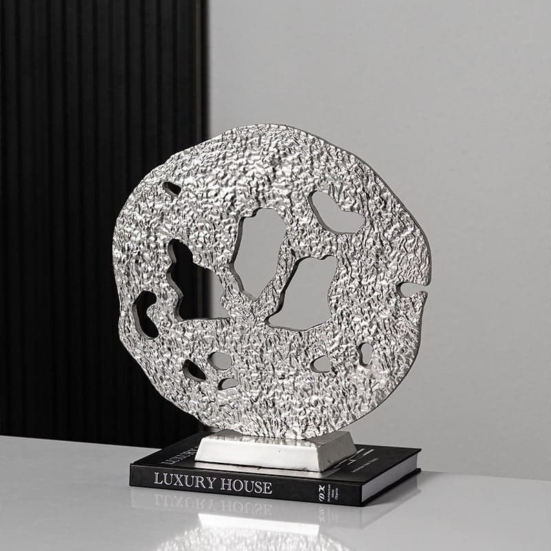 tuong-trang-tri-guong-mat-ban-nguyet-4 (1) Tượng Gương Mặt Bán Nguyệt Tạo Hình Sắc Sảo